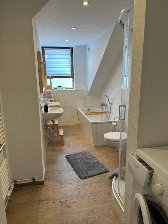 Apartment Gemuetliche Neurenovierte Dachgeschosswohnung *