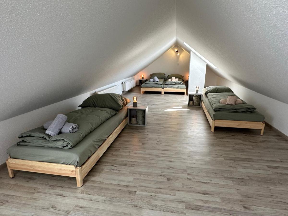 Gemuetliche Neurenovierte Dachgeschosswohnung Apartment