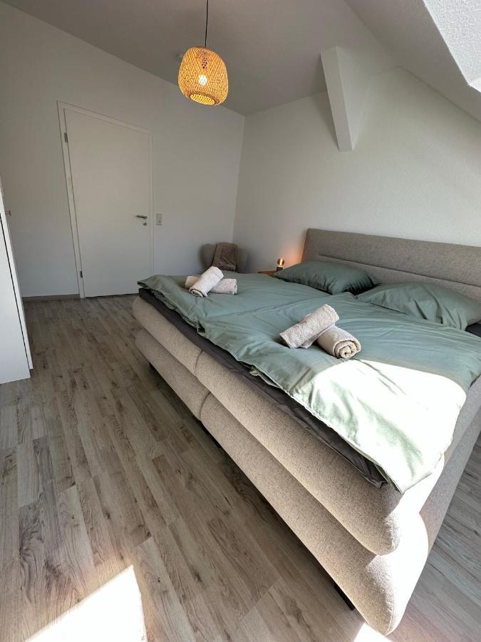 Gemuetliche Neurenovierte Dachgeschosswohnung *