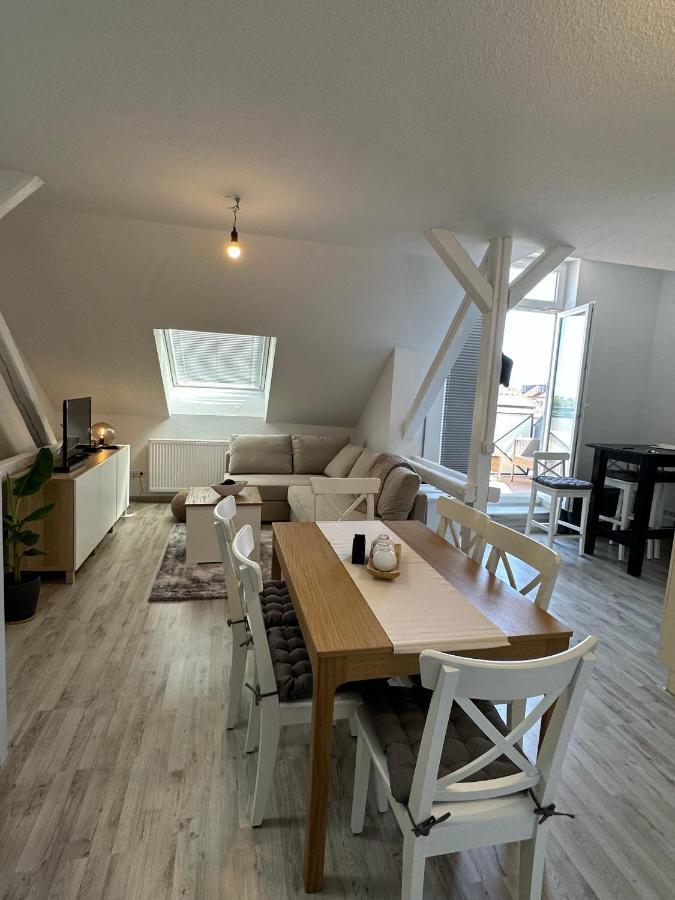 Gemuetliche Neurenovierte Dachgeschosswohnung * Erfurt
